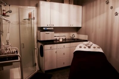 Facial treatment room Facial treatment room